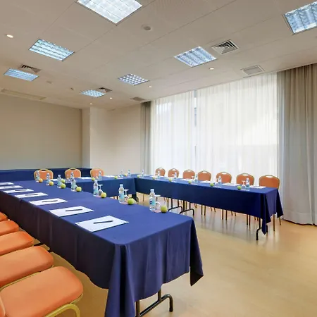 Tryp By Wyndham Centro 3* Porto