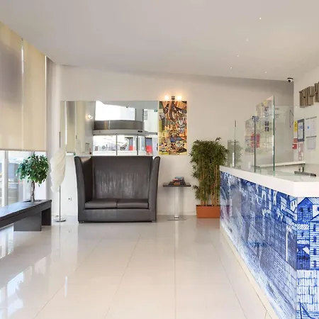 Hotel Tryp By Wyndham Centro Porto